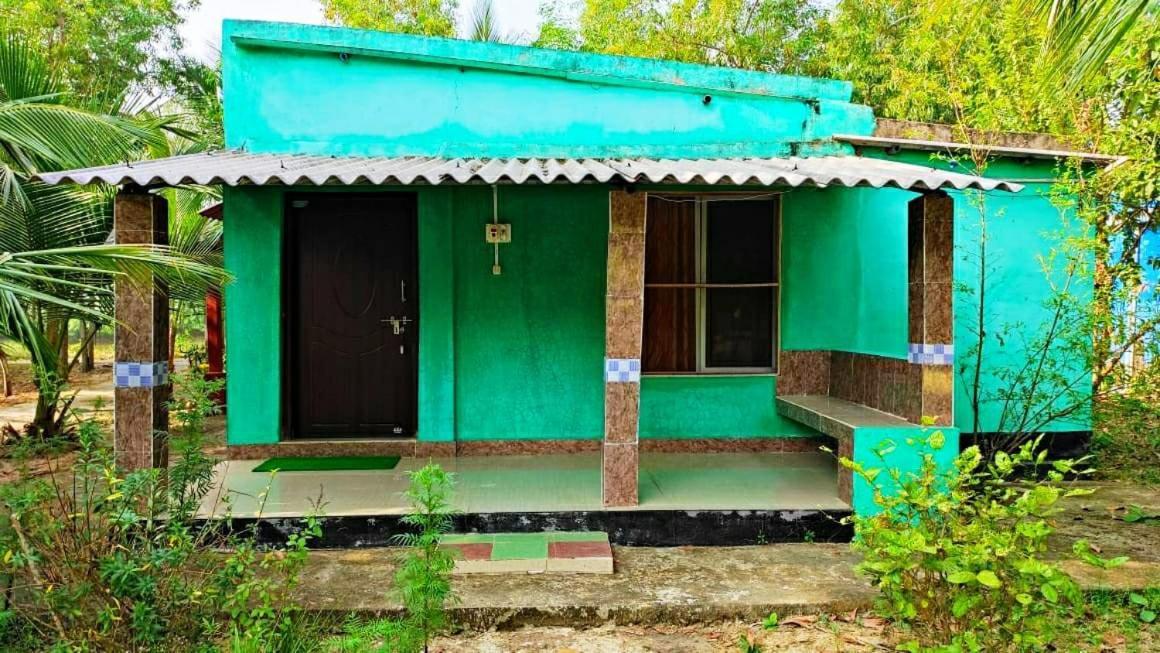 Estuarine Village Resort Satabhaya Экстерьер фото