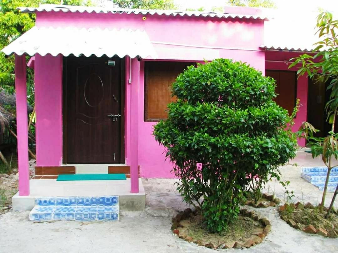 Estuarine Village Resort Satabhaya Экстерьер фото