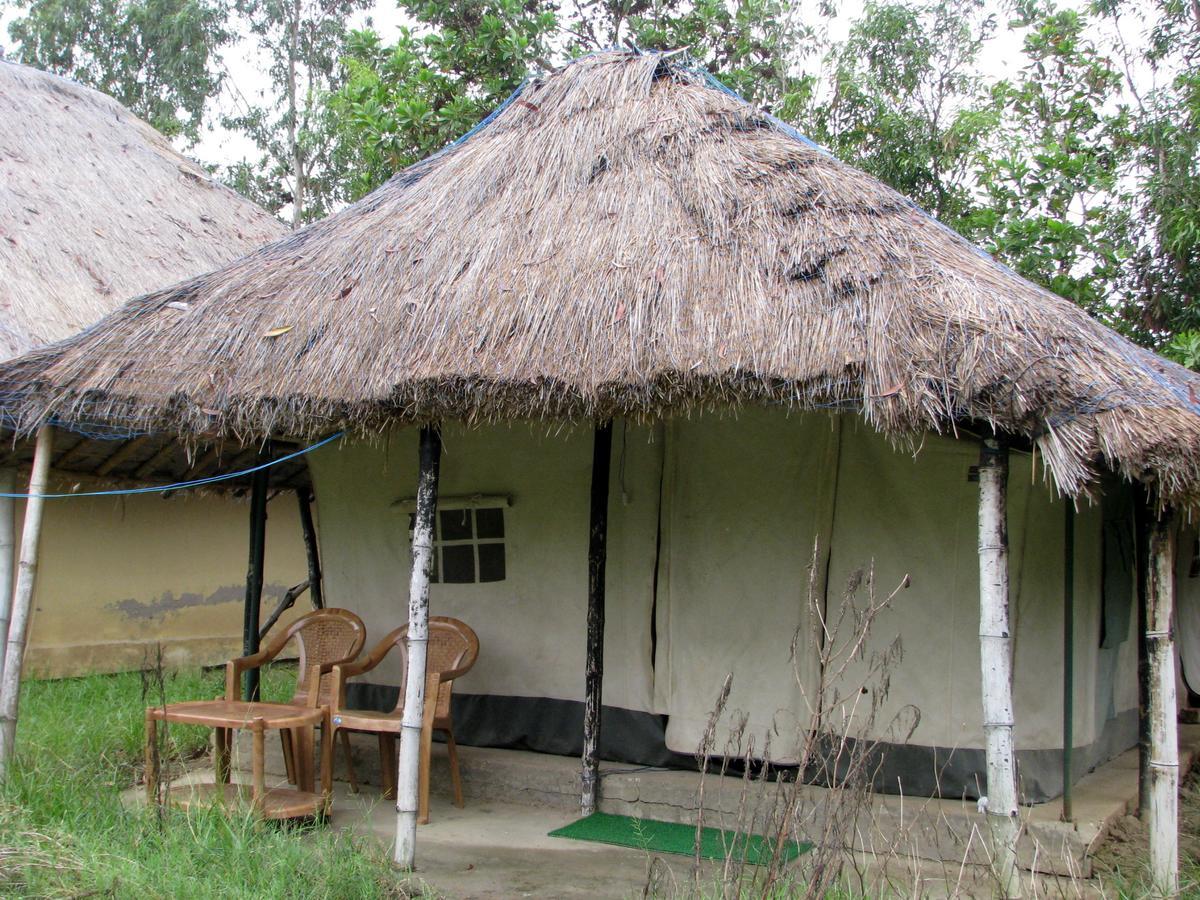 Estuarine Village Resort Satabhaya Экстерьер фото