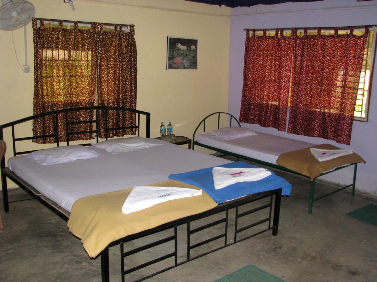 Estuarine Village Resort Satabhaya Экстерьер фото