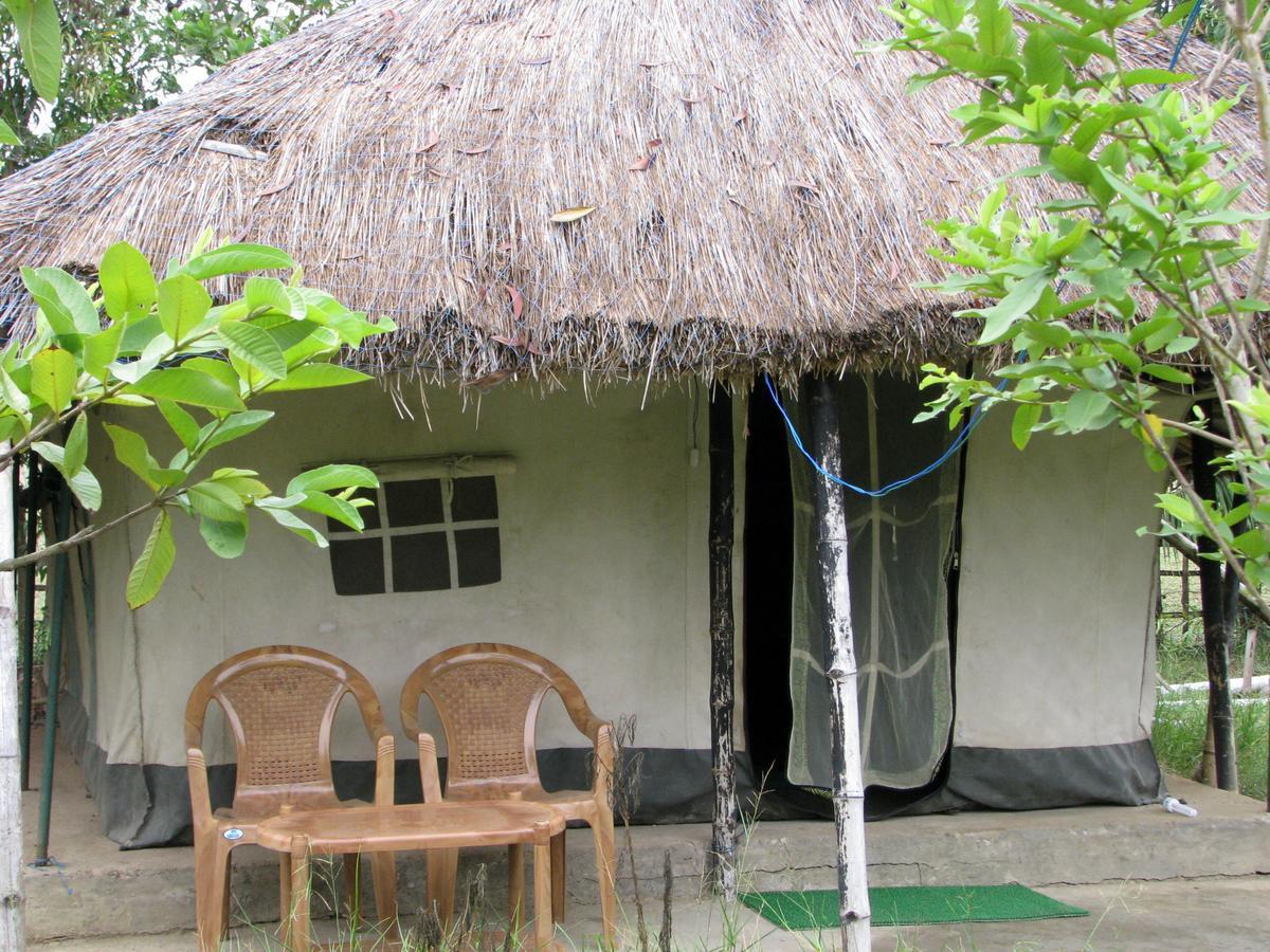 Estuarine Village Resort Satabhaya Экстерьер фото