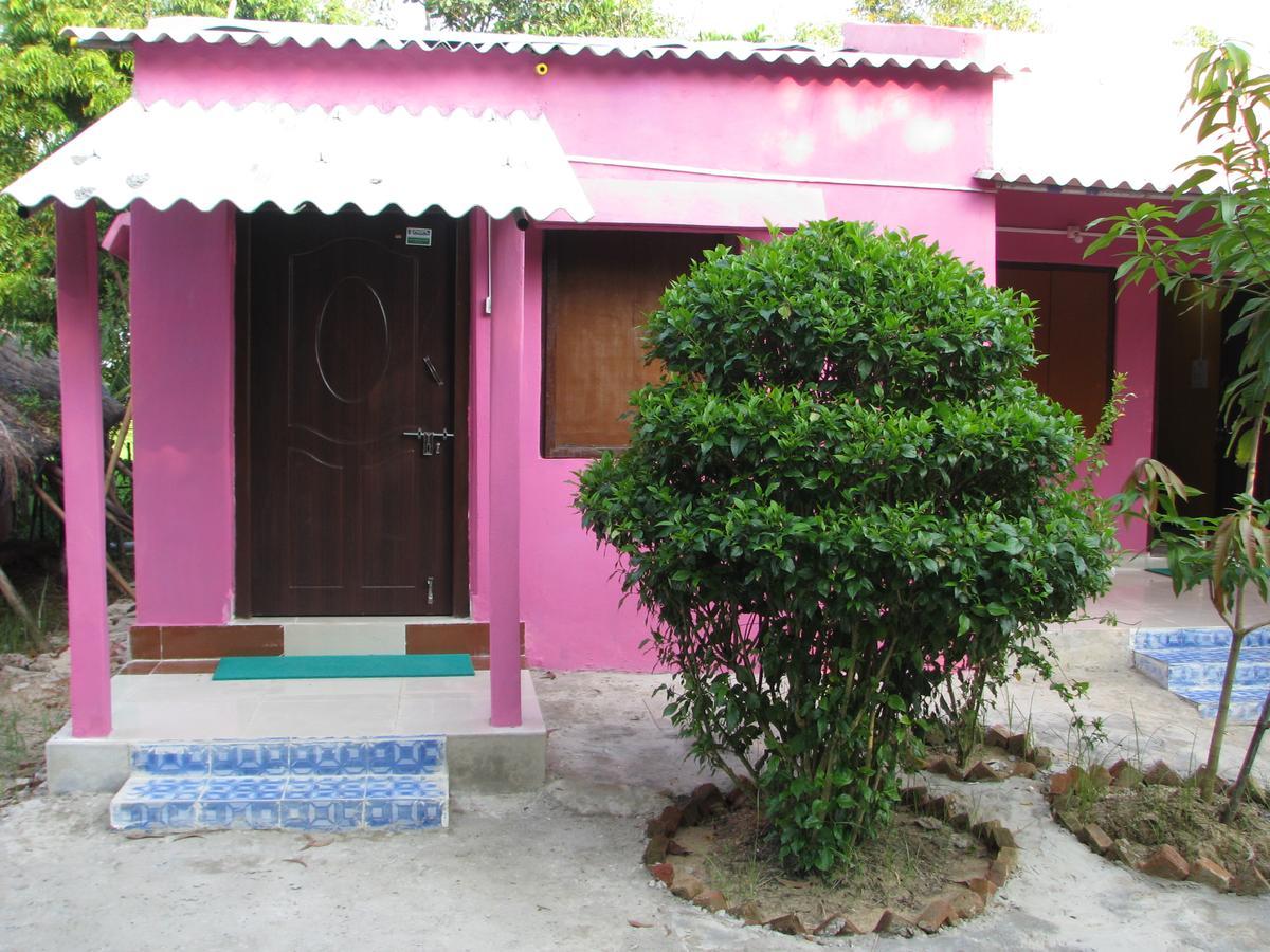 Estuarine Village Resort Satabhaya Экстерьер фото